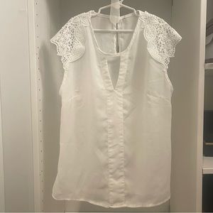 Super Cute short sleeve blouse; lace detail, Size S